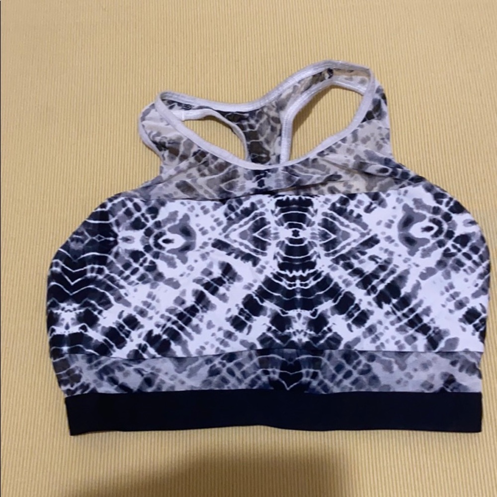 SPORTS BRA